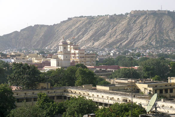 Photo of Jaipur, India courtesy of Wikimedia Commons.