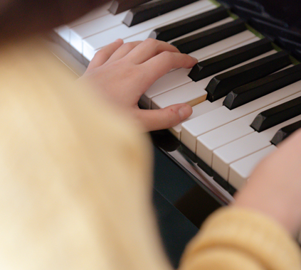 Photo by Charles Parker: https://www.pexels.com/photo/faceless-lady-playing-music-on-piano-in-room-6647414/